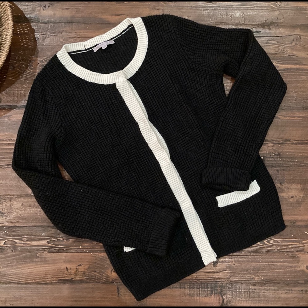 GAP SNAP BUTTON UP SWEATER. SIZE: MEDIUM.
